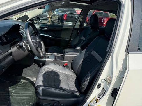 Used 2014 Toyota Camry SE image 9