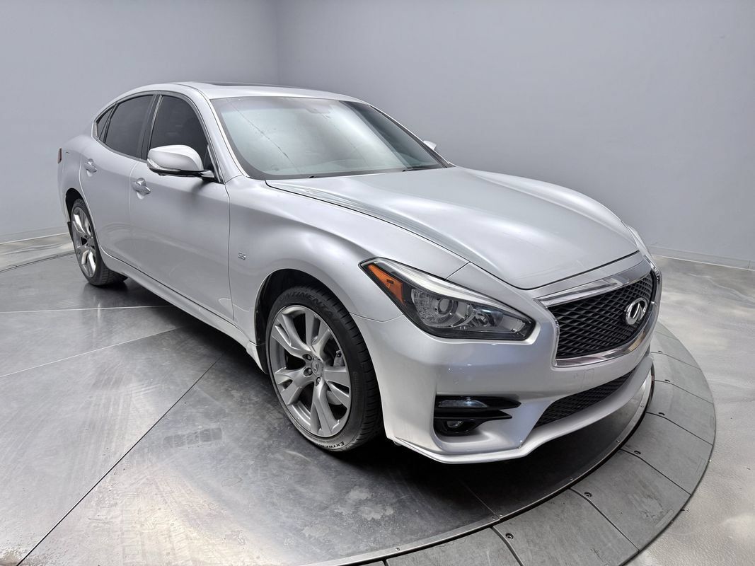 Used 2016 INFINITI Q70 5.6 w/ Sport Package AWD/4WD image 3