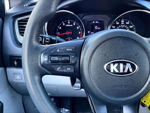 Used 2019 Kia Sedona LX FWD image 23