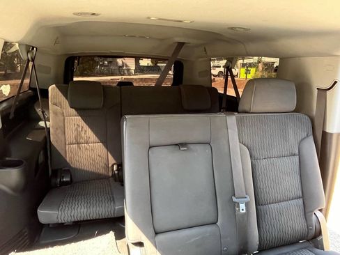 Used 2017 Chevrolet Suburban LS image 25