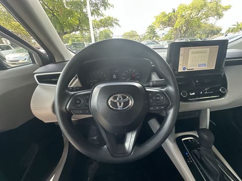 Used 2025 Toyota Corolla Cross L FWD image 15