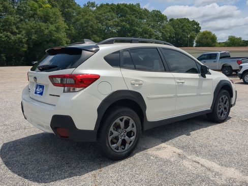 Used 2022 Subaru Crosstrek 2.5i Sport w/ Moonroof Package AWD/4WD image 3