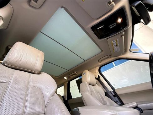 Used 2016 Land Rover Range Rover Sport HSE image 13