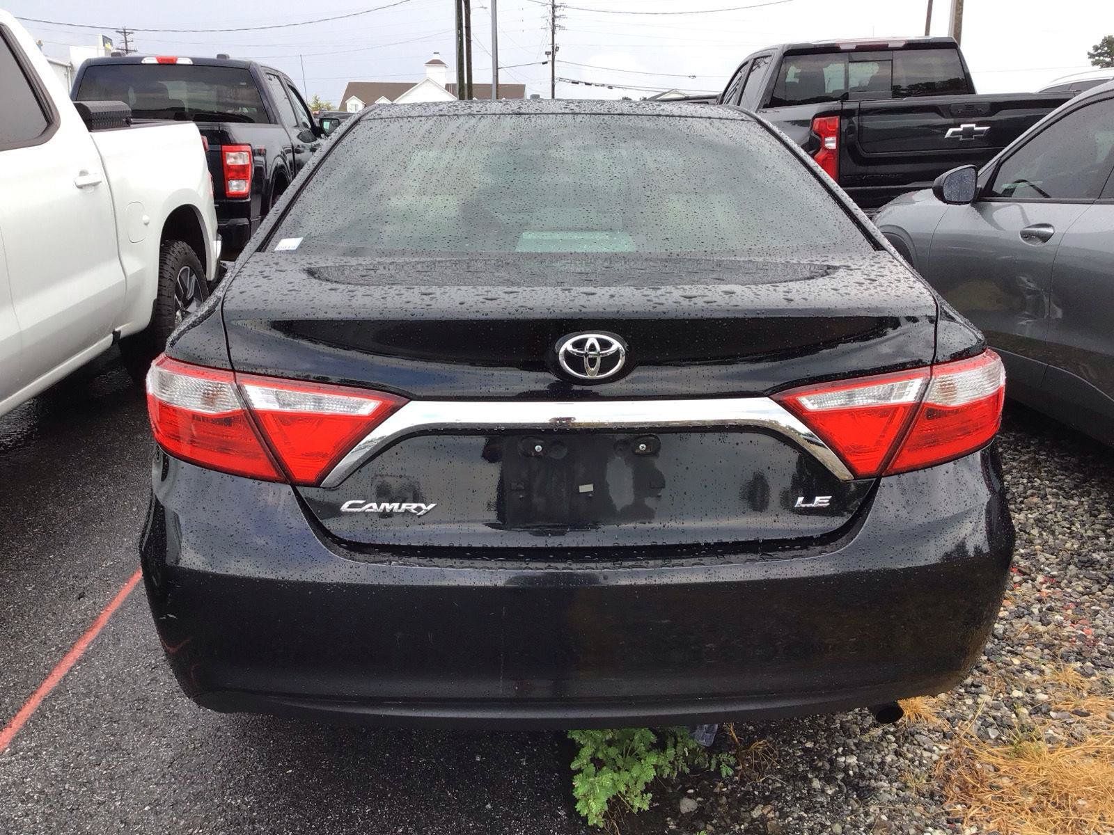 Used 2015 Toyota Camry LE FWD image 3