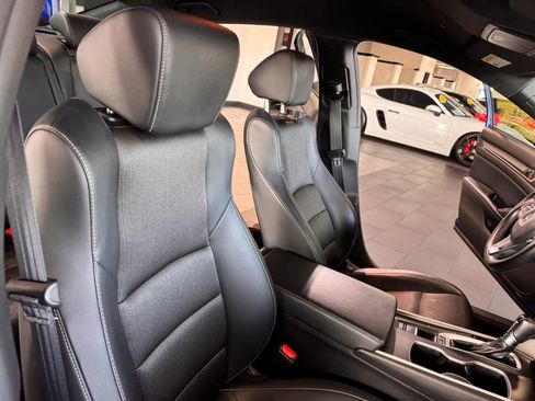 Used 2018 Honda Accord Sport image 13