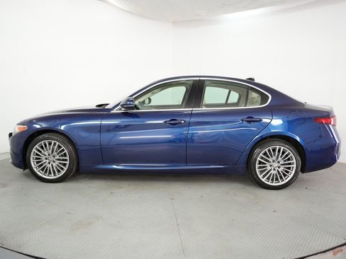 Used 2018 Alfa Romeo Giulia Ti w/ Quick Order Package 22X Lusso AWD/4WD image 4