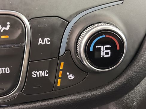 Used 2023 Chevrolet Equinox LT image 23