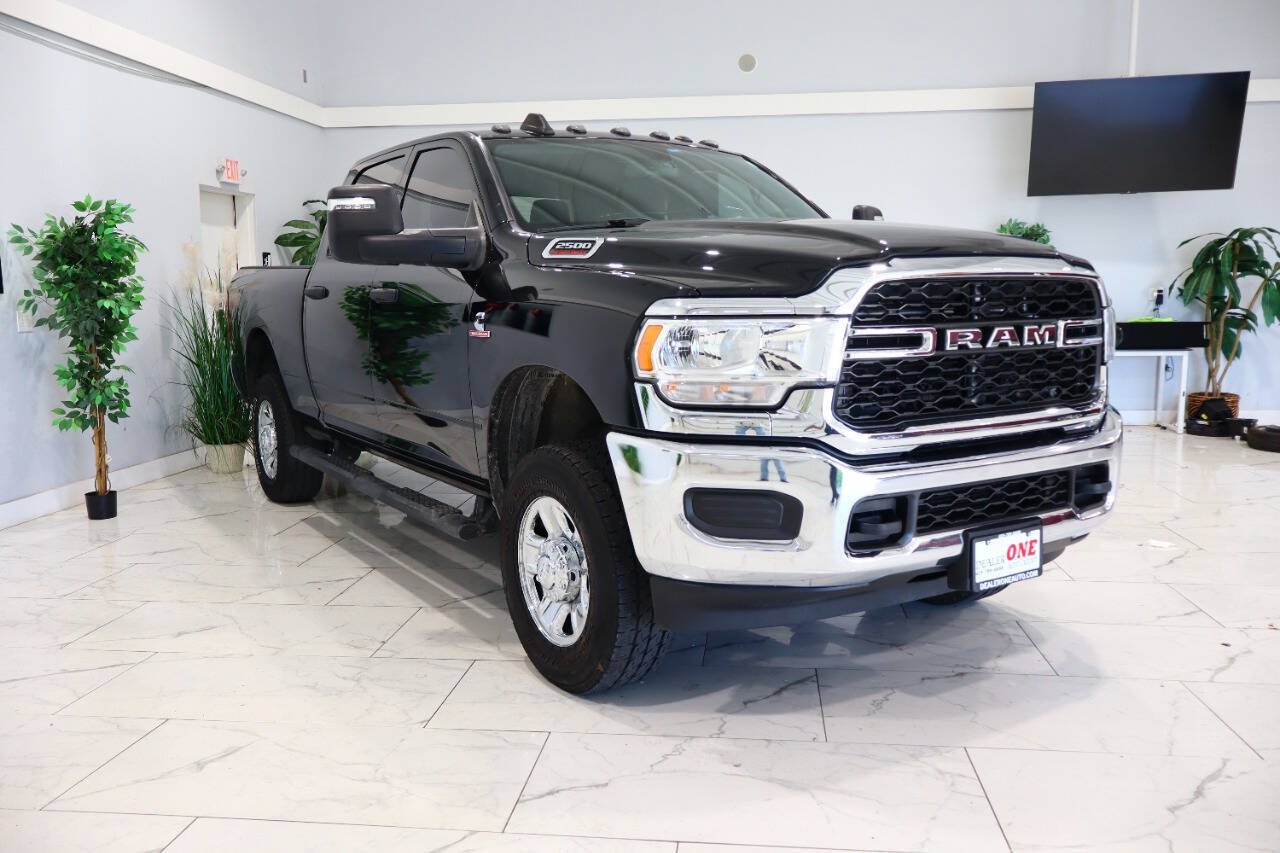 Used 2024 RAM 2500 Tradesman w/ Chrome Appearance Group AWD/4WD image 2