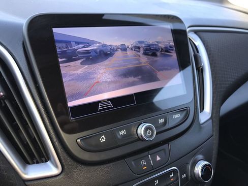 Used 2024 Chevrolet Malibu LT image 17