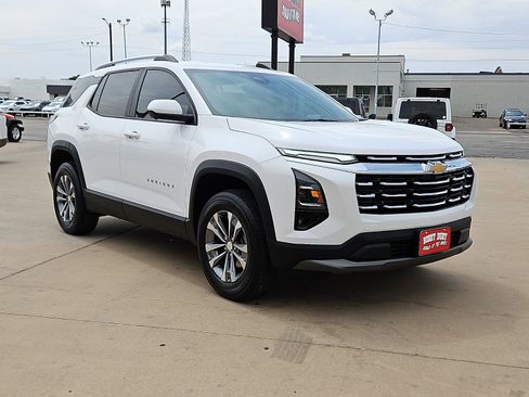 Used 2025 Chevrolet Equinox LT w/ Convenience Package II image 4