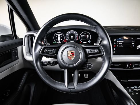 Used 2024 Porsche Cayenne S AWD/4WD image 26
