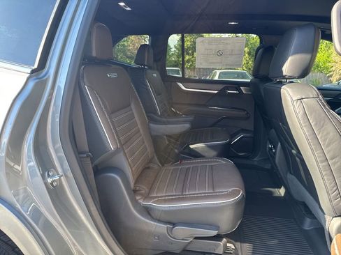 New 2026 GMC Acadia Denali Ultimate w/ LPO, Floor Liner Package AWD/4WD image 14