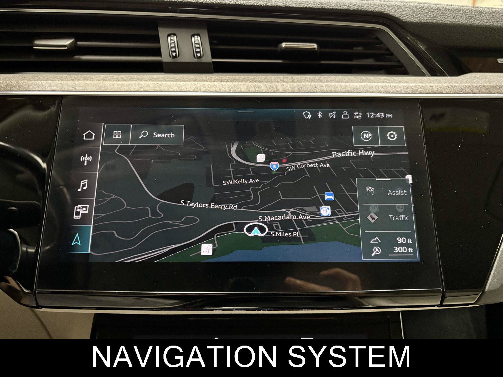 Used 2024 Audi Q8 e-tron Premium AWD/4WD image 37