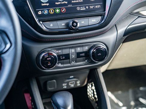 Used 2021 Chevrolet TrailBlazer RS w/ Technology Package FWD image 21