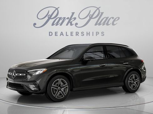 Used 2026 Mercedes-Benz GLC 300 image 2
