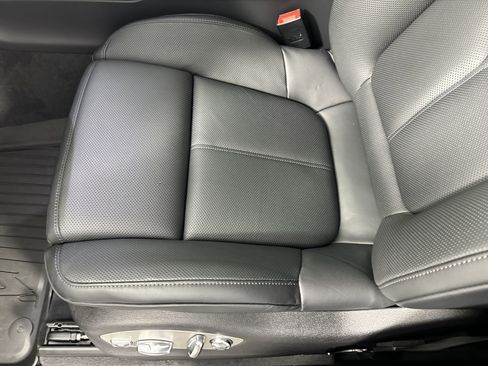 Certified 2025 Porsche Macan image 15