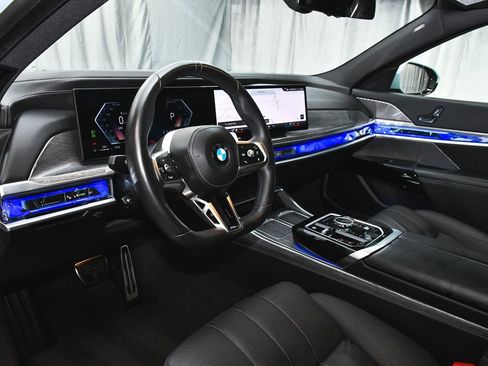 Used 2025 BMW 740i RWD image 39