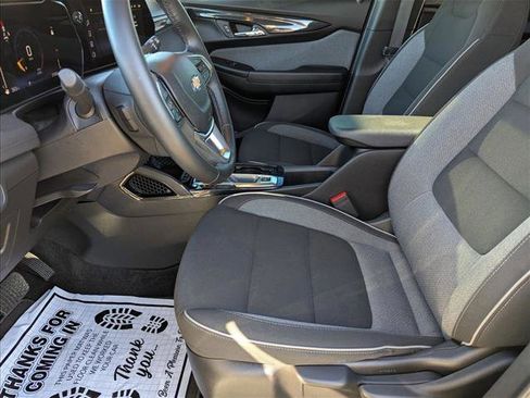 Used 2024 Chevrolet TrailBlazer LT w/ LT Cold Weather Package image 12