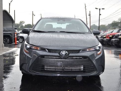 Used 2025 Toyota Corolla LE image 4