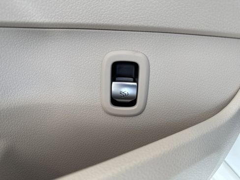 Certified 2024 Mercedes-Benz C 300 Sedan image 22