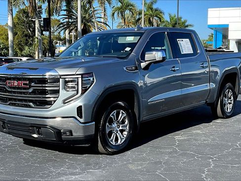 Certified 2025 GMC Sierra 1500 SLT RWD image 2