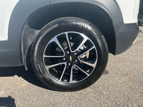 Used 2025 Chevrolet TrailBlazer LT image 24