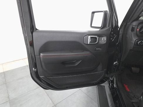 Used 2025 Jeep Wrangler Unlimited Rubicon image 7