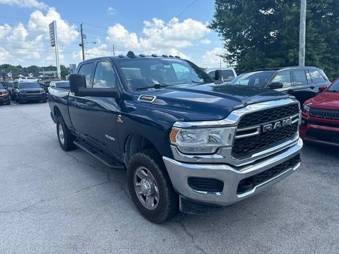 Used 2022 RAM 2500 Tradesman w/ Chrome Appearance Group AWD/4WD image 2