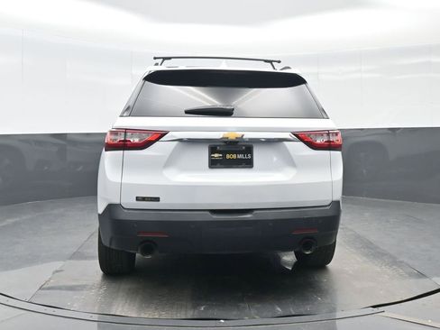Used 2021 Chevrolet Traverse LT w/ LT Premium Package image 5
