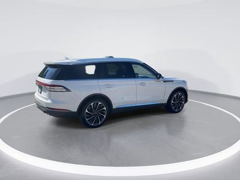 Used 2023 Lincoln Aviator Reserve w/ Equipment Group 201A AWD/4WD image 7