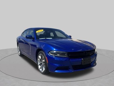 Used 2022 Dodge Charger SXT w/ Plus Group RWD image 7