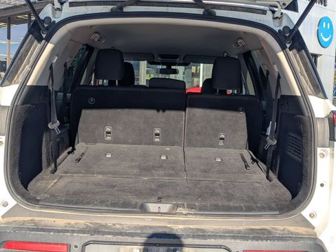 Used 2023 Nissan Pathfinder SV image 33