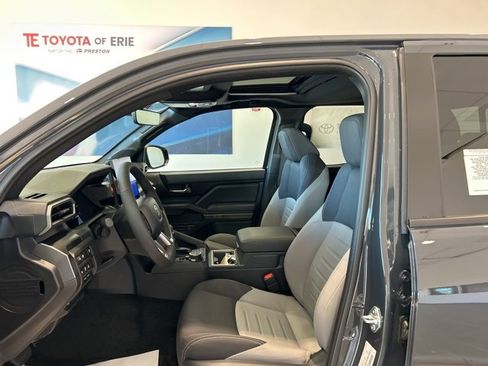 New 2025 Toyota Tacoma TRD Off-Road image 15