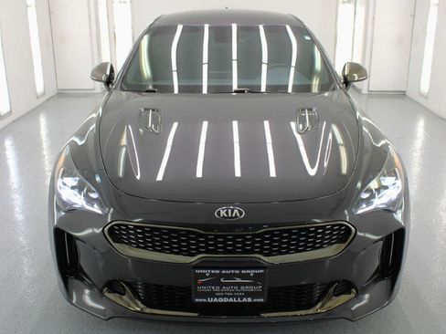 Used 2021 Kia Stinger GT image 3