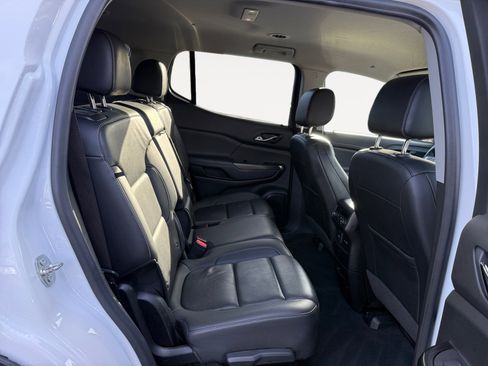 Used 2023 GMC Acadia SLT image 18