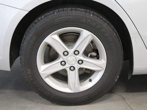 Used 2019 Chevrolet Malibu LS image 12