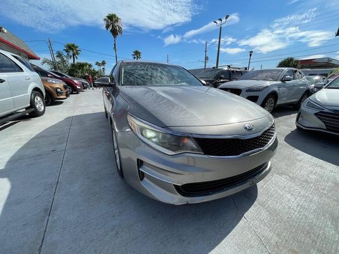 Used 2019 Kia Optima LX FWD image 2
