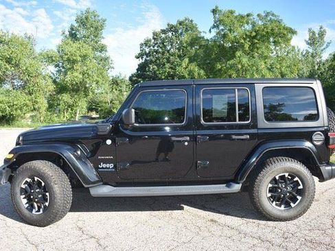 Used 2023 Jeep Wrangler Unlimited Sahara AWD/4WD image 3