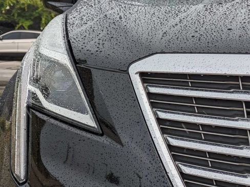 Used 2018 Cadillac XT5 Platinum AWD/4WD image 10