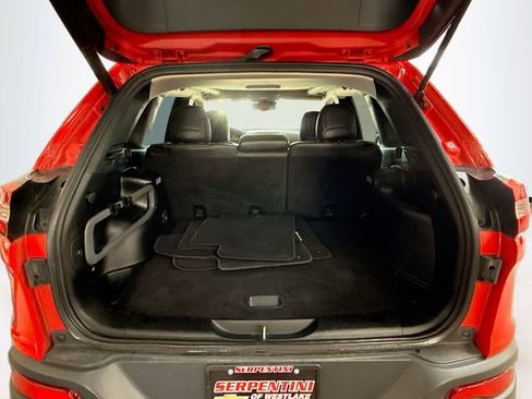 Used 2018 Jeep Cherokee Limited AWD/4WD image 27