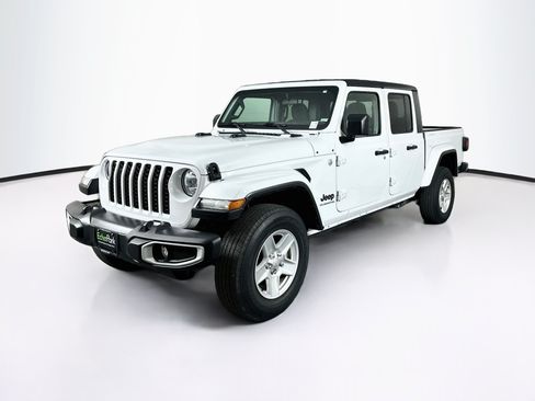 Used 2021 Jeep Gladiator Sport AWD/4WD image 3