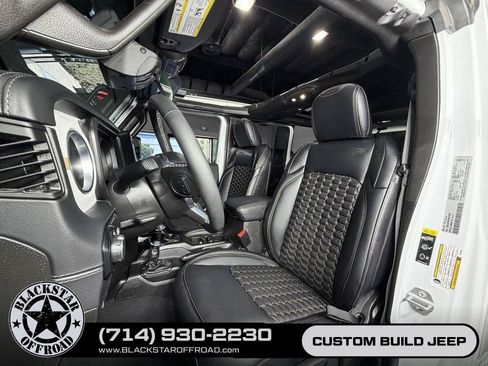 Used 2025 Jeep Wrangler Unlimited Sahara w/ Safety Group AWD/4WD image 20