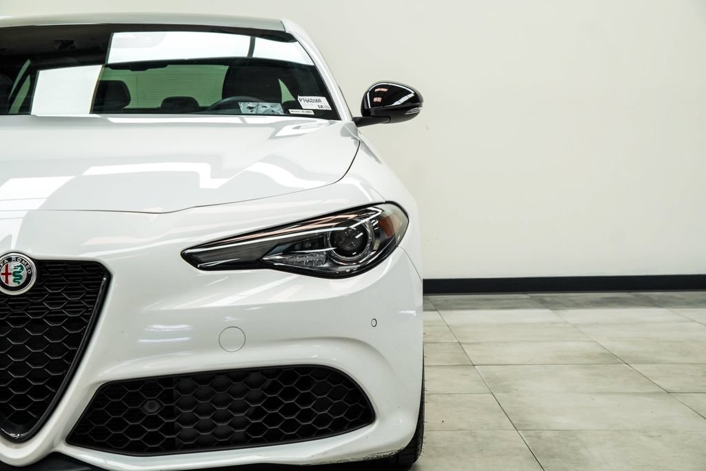 Used 2023 Alfa Romeo Giulia Veloce RWD image 8