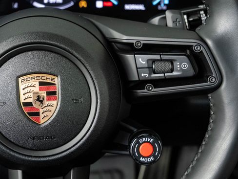 Used 2025 Porsche 911 Carrera S RWD image 11