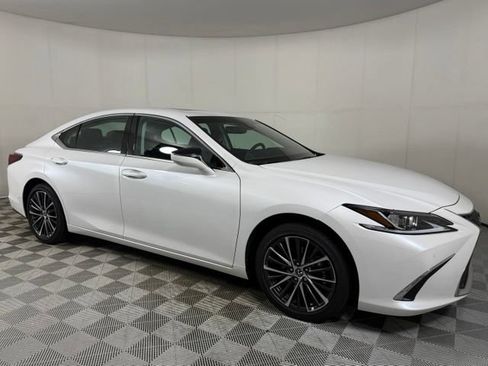 Used 2025 Lexus ES 350 w/ Premium Package FWD image 11