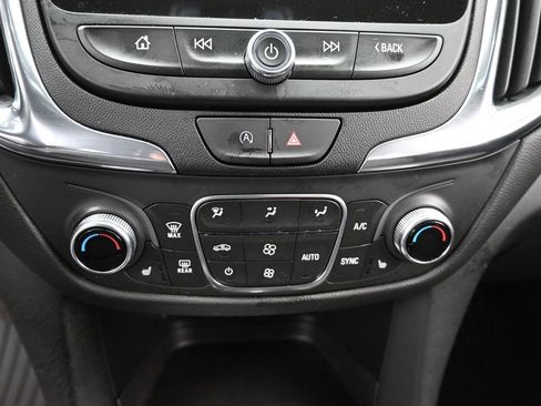 Used 2022 Chevrolet Equinox LT image 19