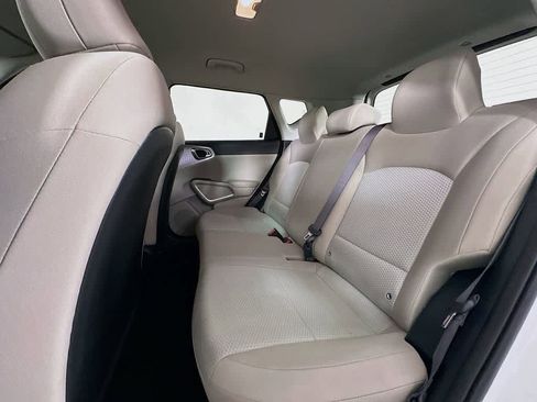 Used 2023 Kia Soul LX image 13