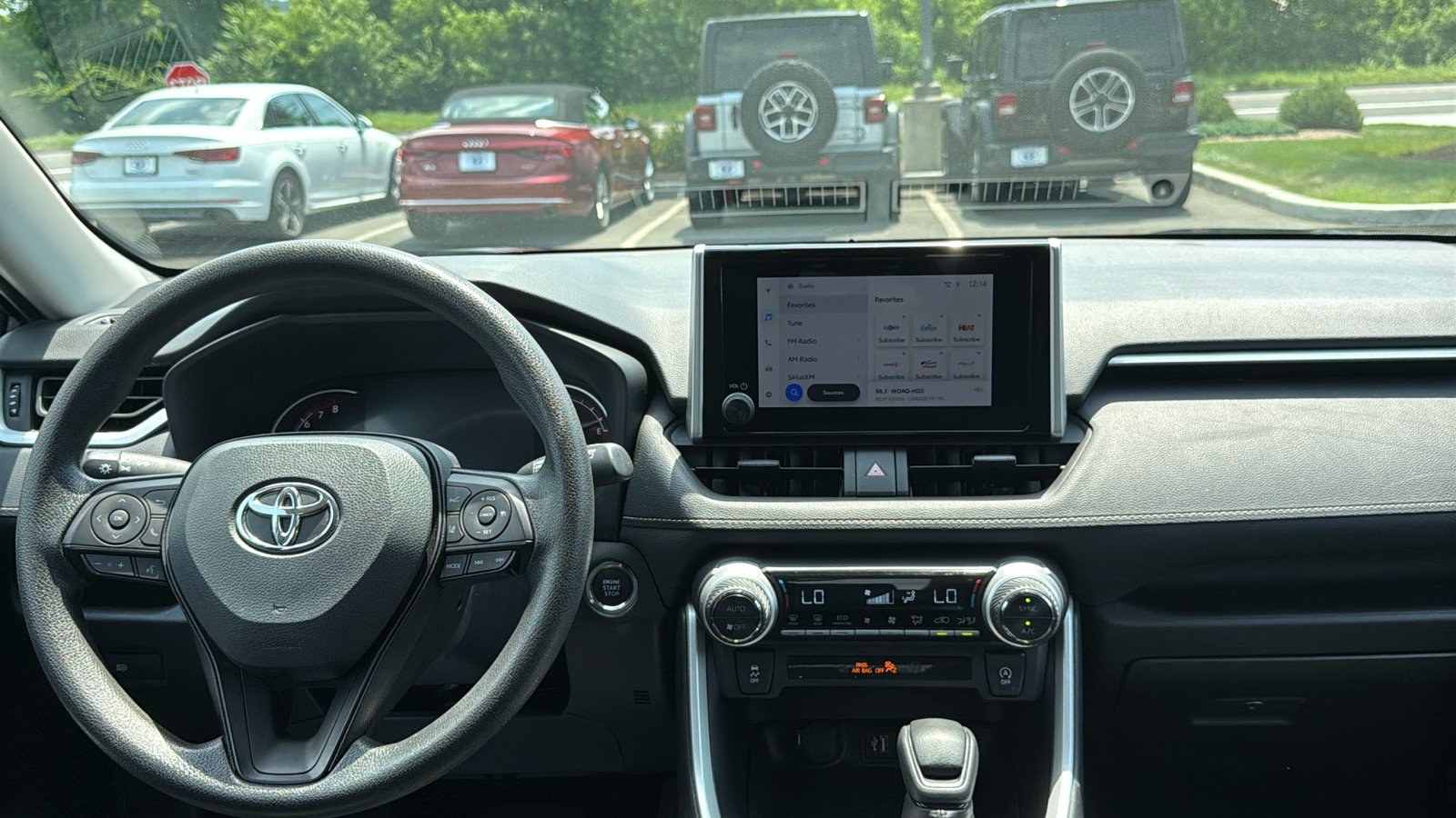 Used 2024 Toyota RAV4 XLE AWD/4WD image 24