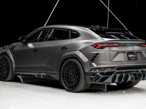 Used 2023 Lamborghini Urus Performante AWD/4WD image 35