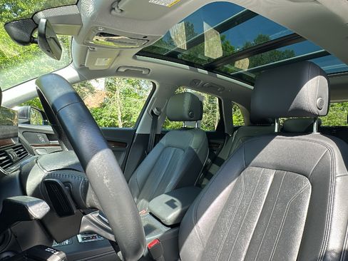 Used 2019 Audi Q5 2.0T Premium Plus w/ Premium Plus Package AWD/4WD image 13